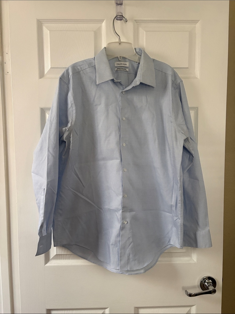 Calvin Klein Light Blue Men's Long-Sleeve Dress Shirt